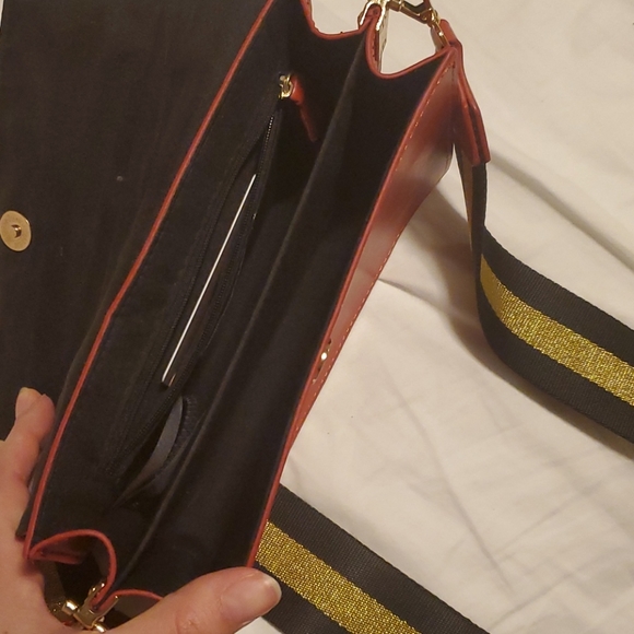 Red crossbows bag - Picture 2 of 3